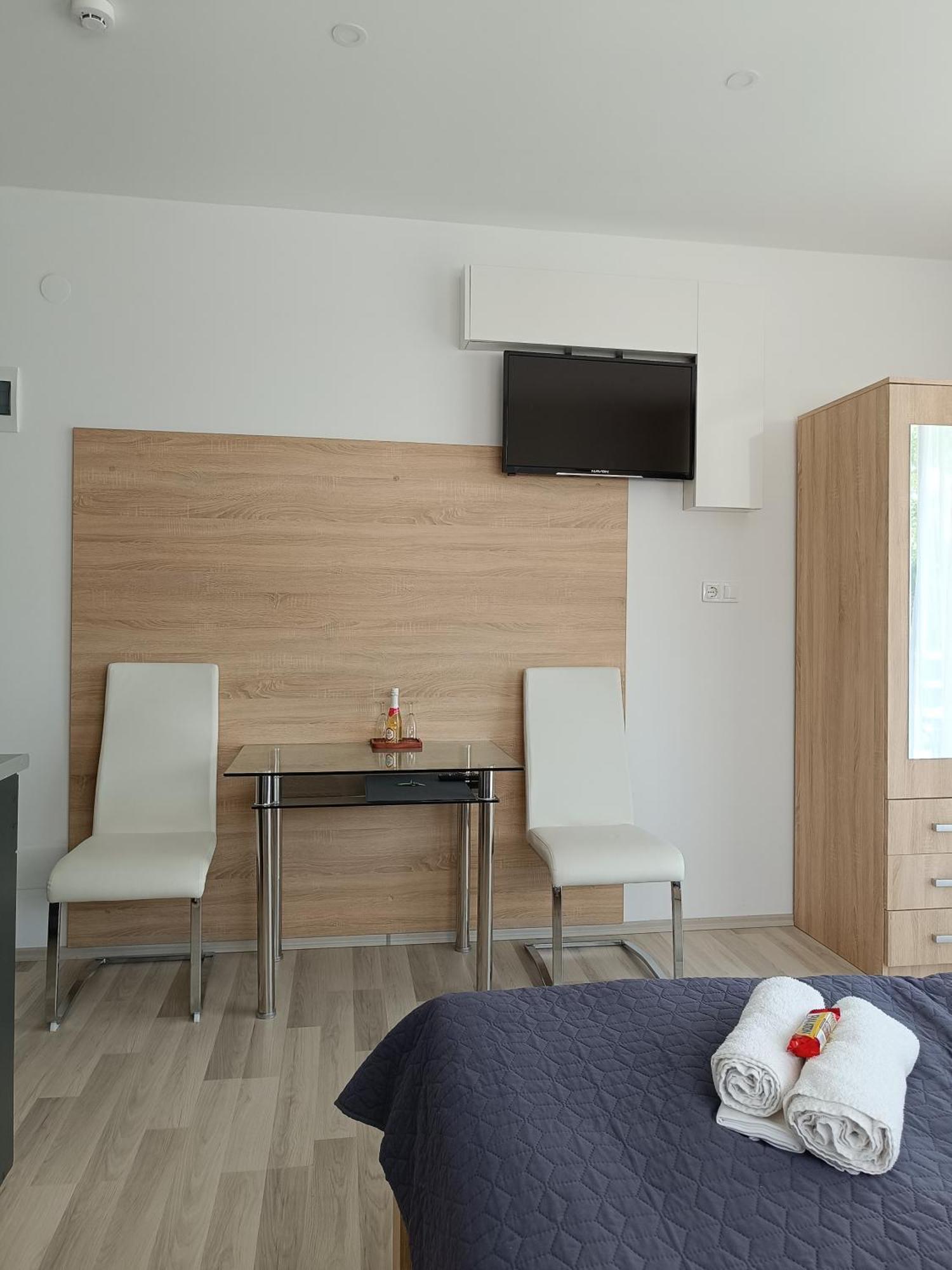 Ujhely Apartmanhaz Siofok Exterior photo