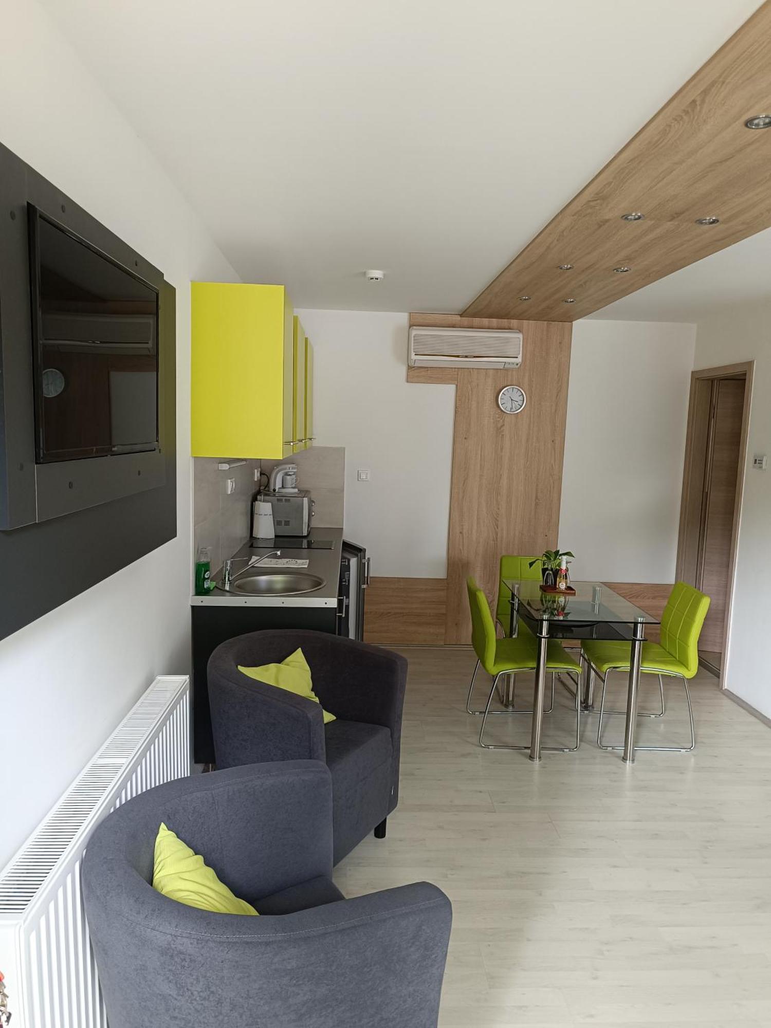 Ujhely Apartmanhaz Siofok Exterior photo